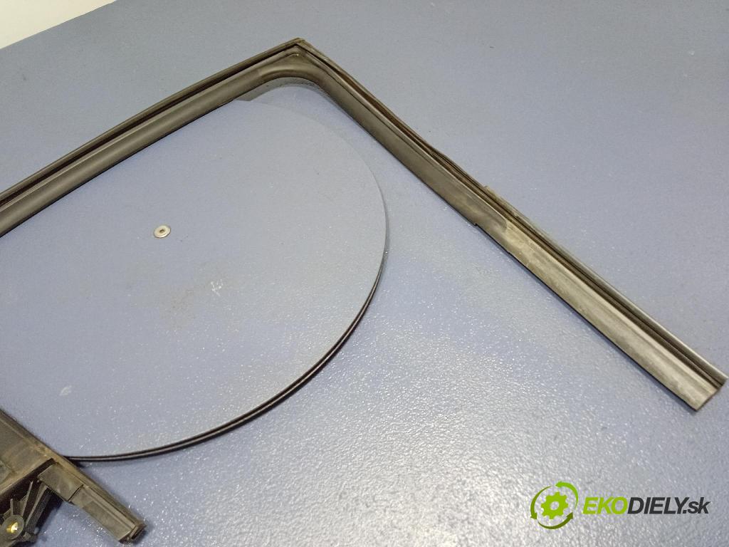 Kia Sportage 2022 sklo dveře Zad: Práva: 83540R2010