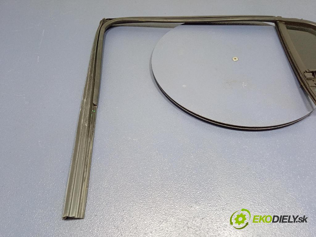 Kia Sportage 2022 sklo dveře Zad: Práva: 83540R2010