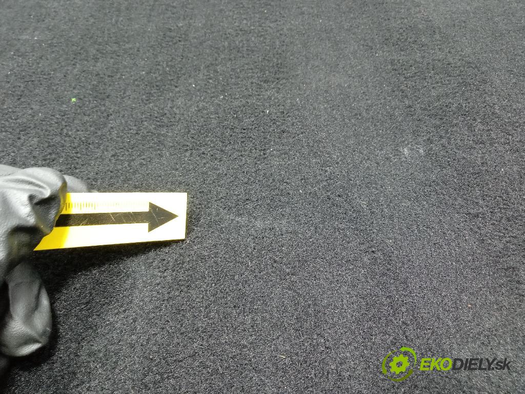 Kia Sportage 2022 koberec do auta 85715R2000