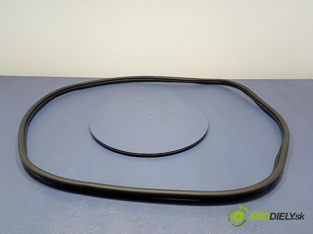 Kia Sportage 2022 Těsnění: dveře