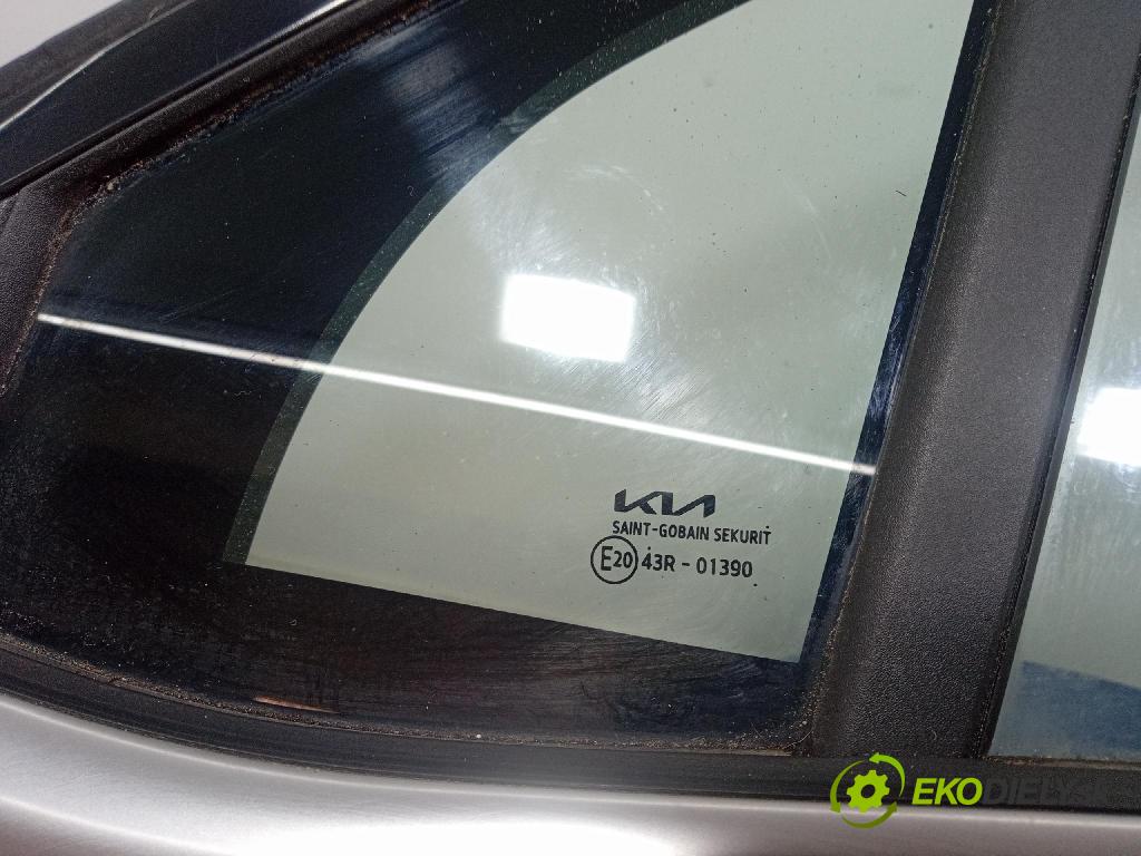 Kia Sportage 2022 dveře před Vlevo, odjet: