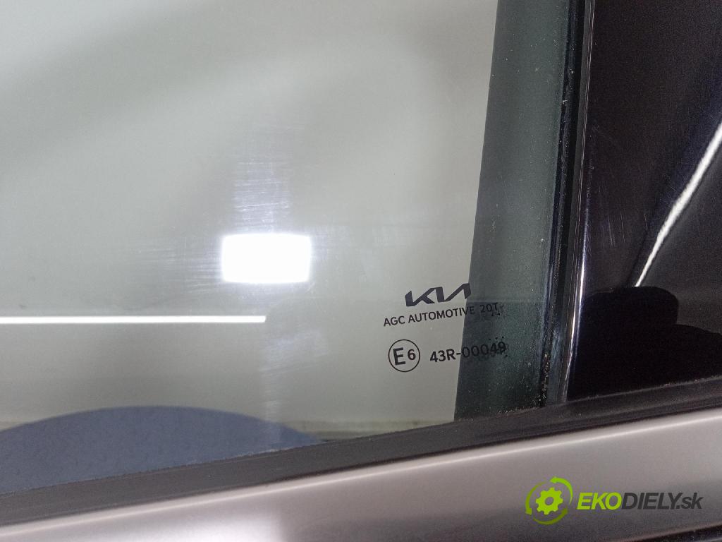 Kia Sportage 2022 dveře před Vlevo, odjet: