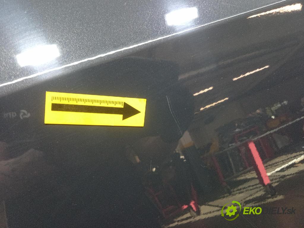 Kia Sportage 2022 dveře před Vlevo, odjet: