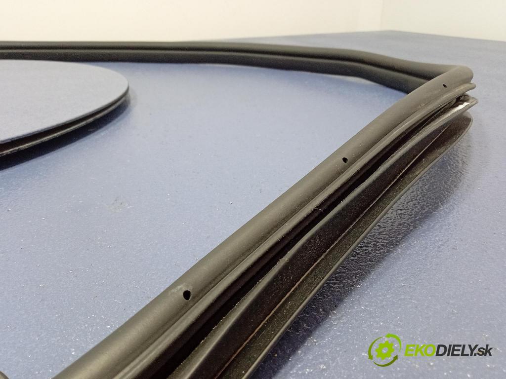 Kia Sportage 2022 Těsnění: dveře