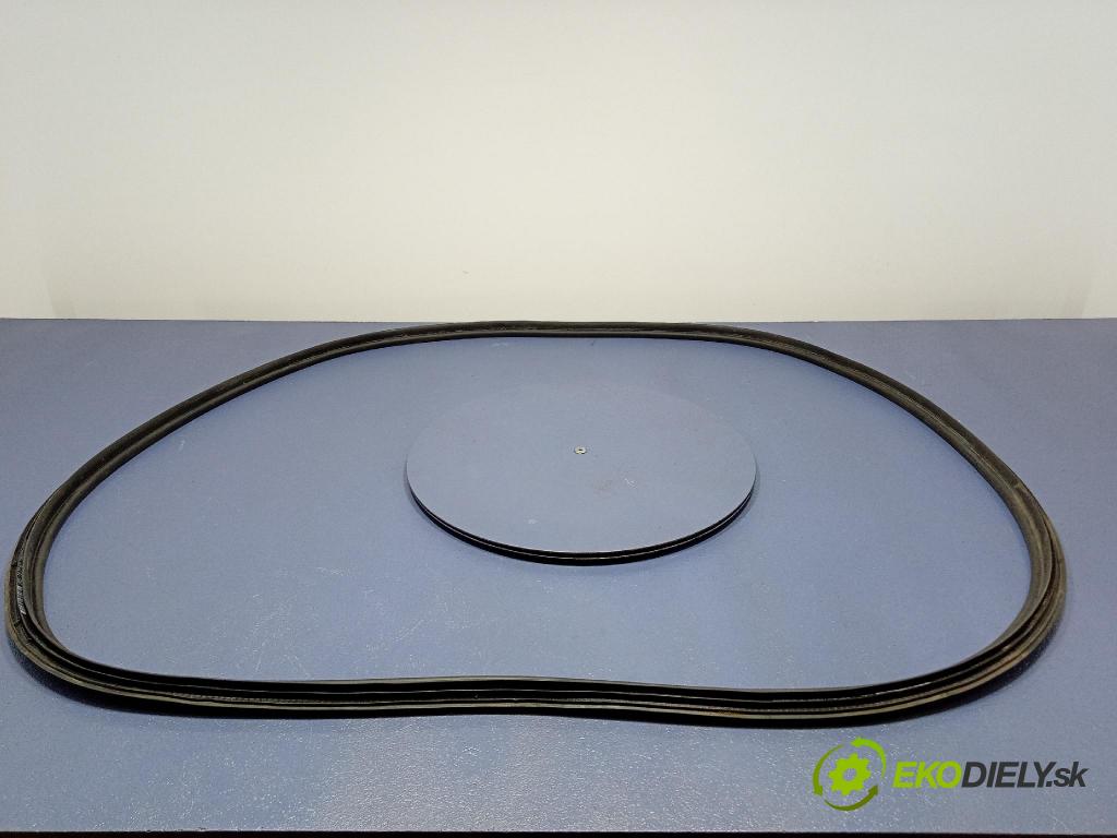 Kia Sportage 2022 Těsnění: Kryty kufr 81761R2000