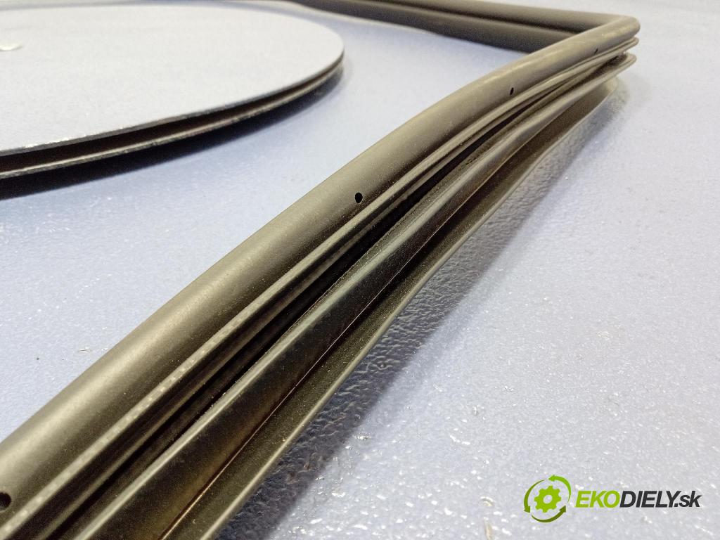 Kia Sportage 2022 Těsnění: dveře