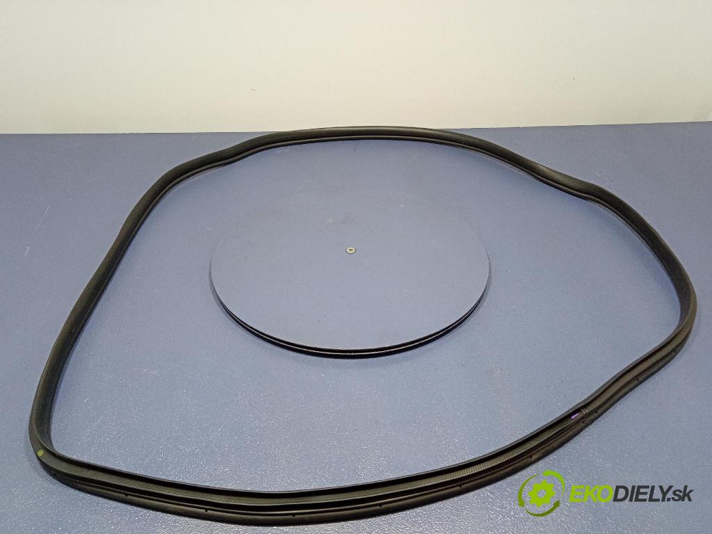 Kia Sportage 2022 Těsnění: dveře 