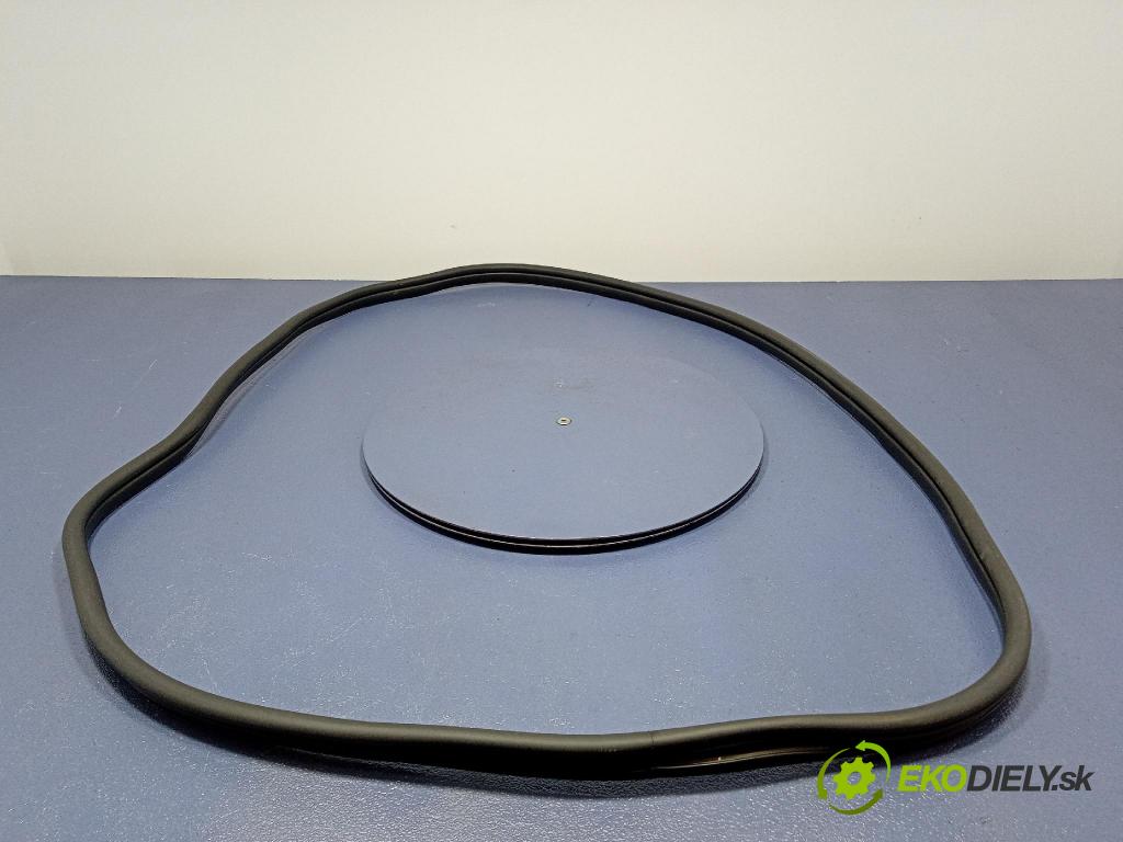 Kia Sportage 2022 Těsnění: dveře