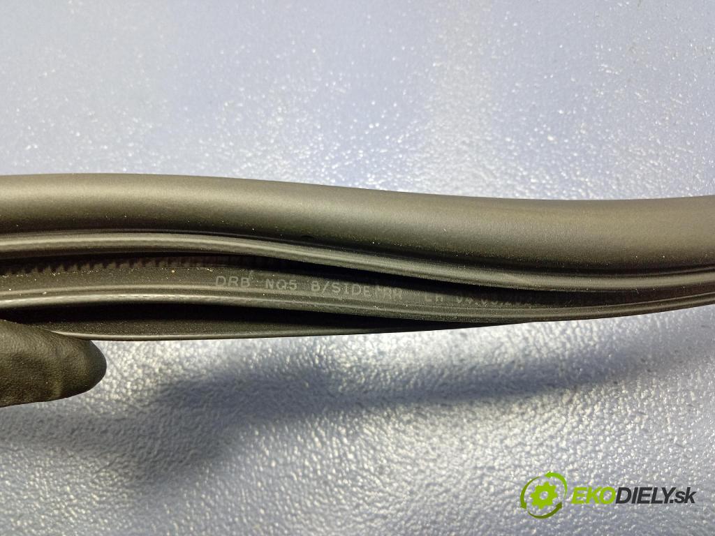 Kia Sportage 2022 Těsnění: dveře