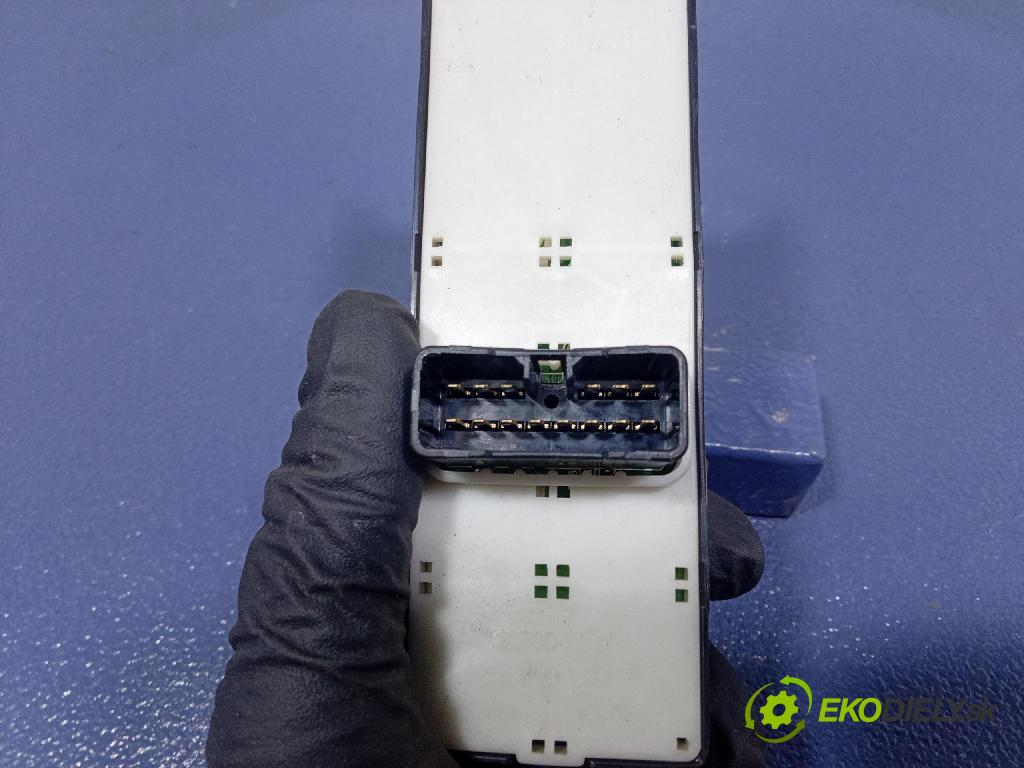 Kia Rio 2006 Přepínač Sklenka: 93570-1G110