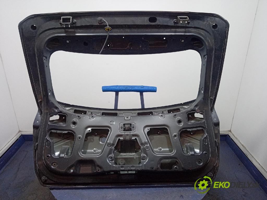 Kia Sportage 2022 zadna dveře kufra: kufra: 