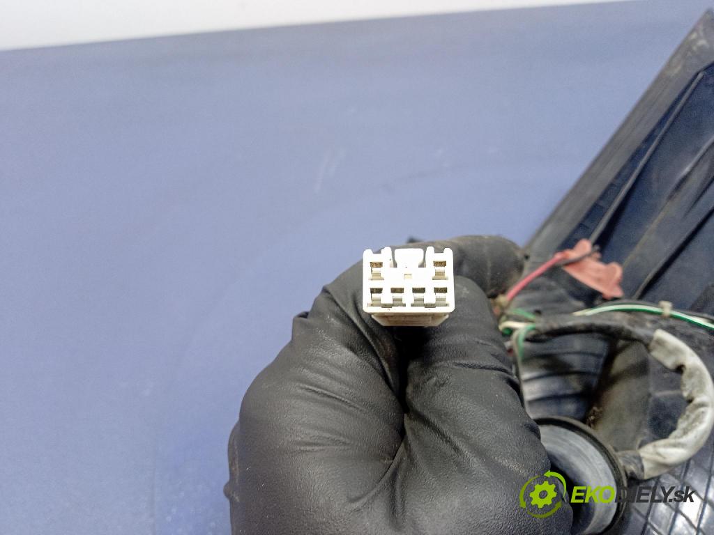 Kia Rio 2006 světlo Zad: levá Mimo: 92401-1G2