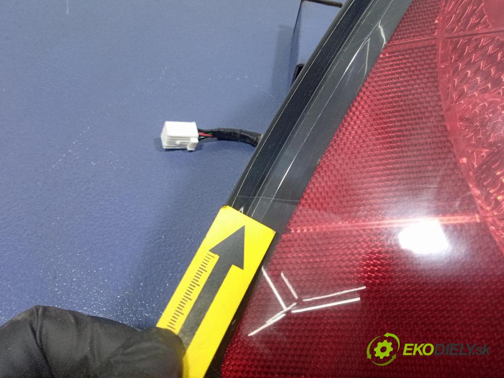 Kia Rio 2006 světlo Zad: Práva: Mimo: 92402-1G2