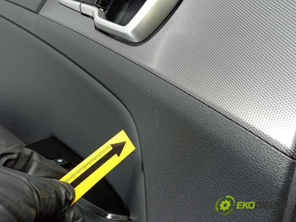 Kia Sportage 2022 Tapacír: dveře Zad: levá 83370R2000