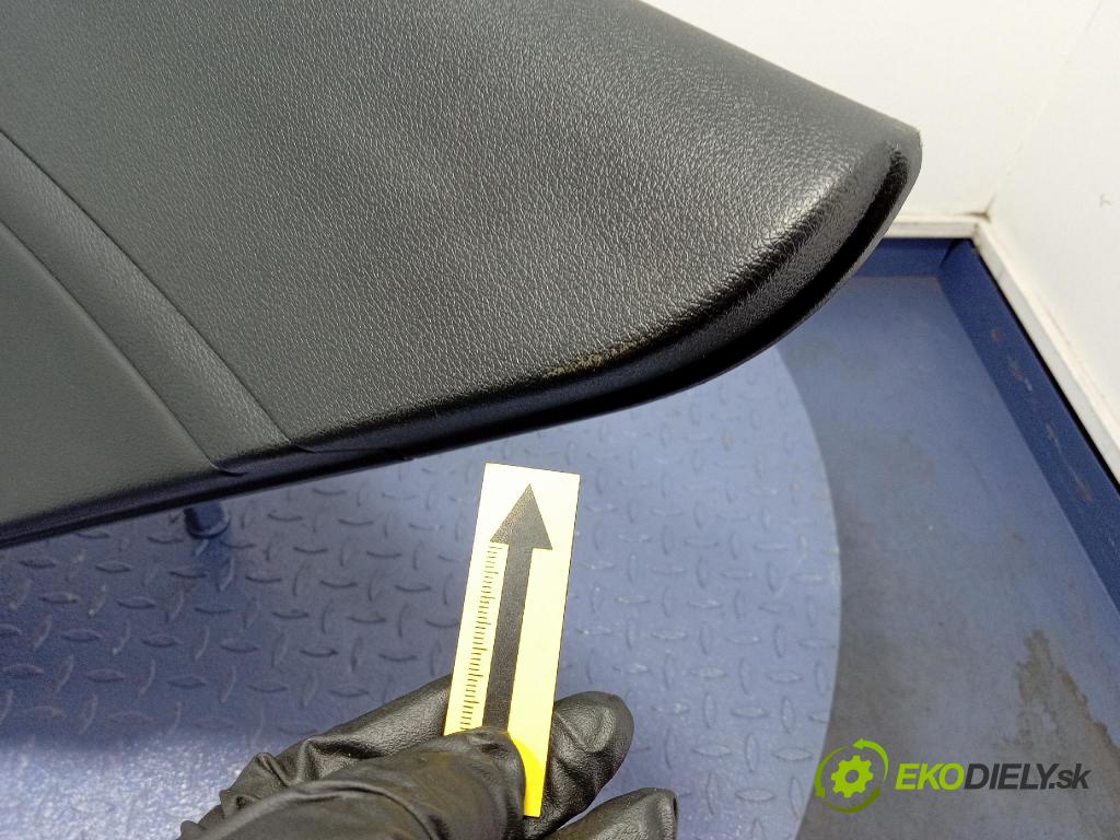 Kia Sportage 2022 Tapacír: dveře Zad: Práva: 83380R2000