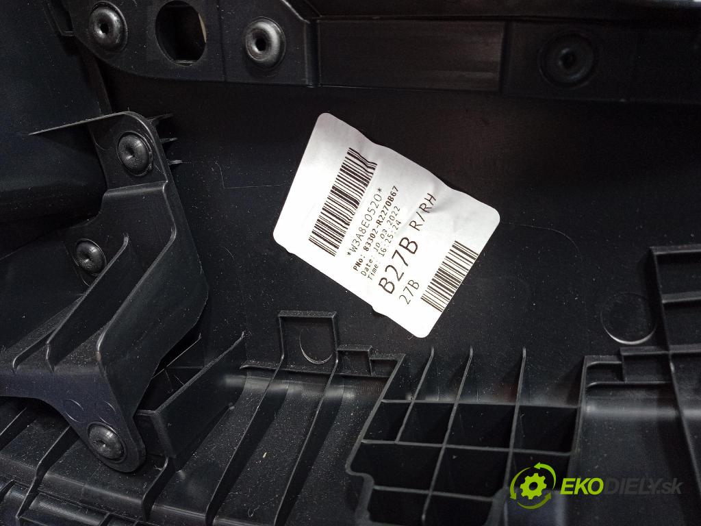 Kia Sportage 2022 Tapacír: dveře Zad: Práva: 83380R2000