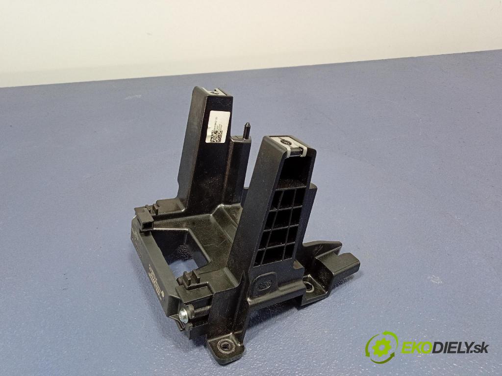 Kia Sportage 2022 tunel Stredný: 84636R2000