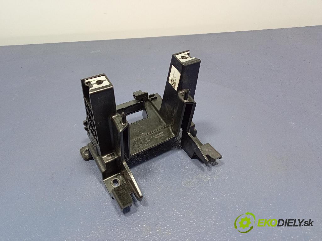 Kia Sportage 2022 tunel Stredný: 84636R2000