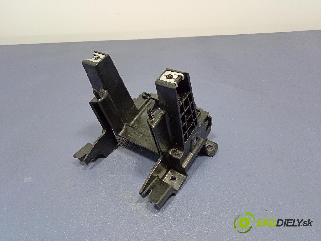 Kia Sportage 2022 tunel Stredný: 84636R2000