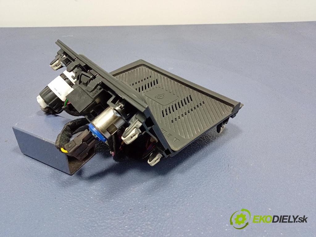 Kia Sportage 2022 kryt Plast: Interiéry: 84632R2410WK