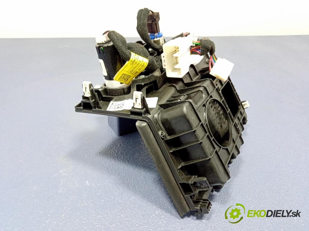 Kia Sportage 2022 kryt Plast: Interiéry: 84632R2410WK