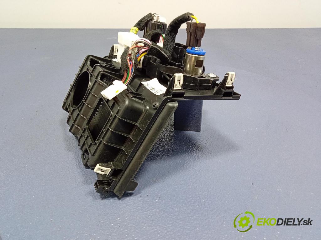 Kia Sportage 2022 kryt Plast: Interiéry: 84632R2410WK