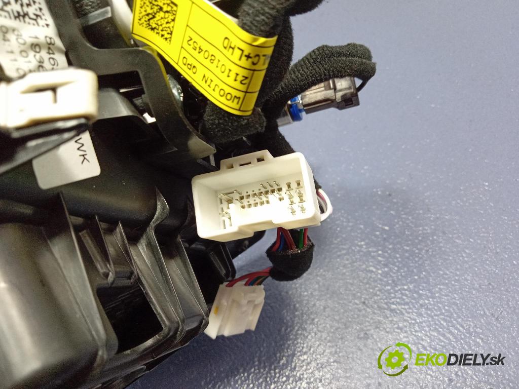 Kia Sportage 2022 kryt Plast: Interiéry: 84632R2410WK