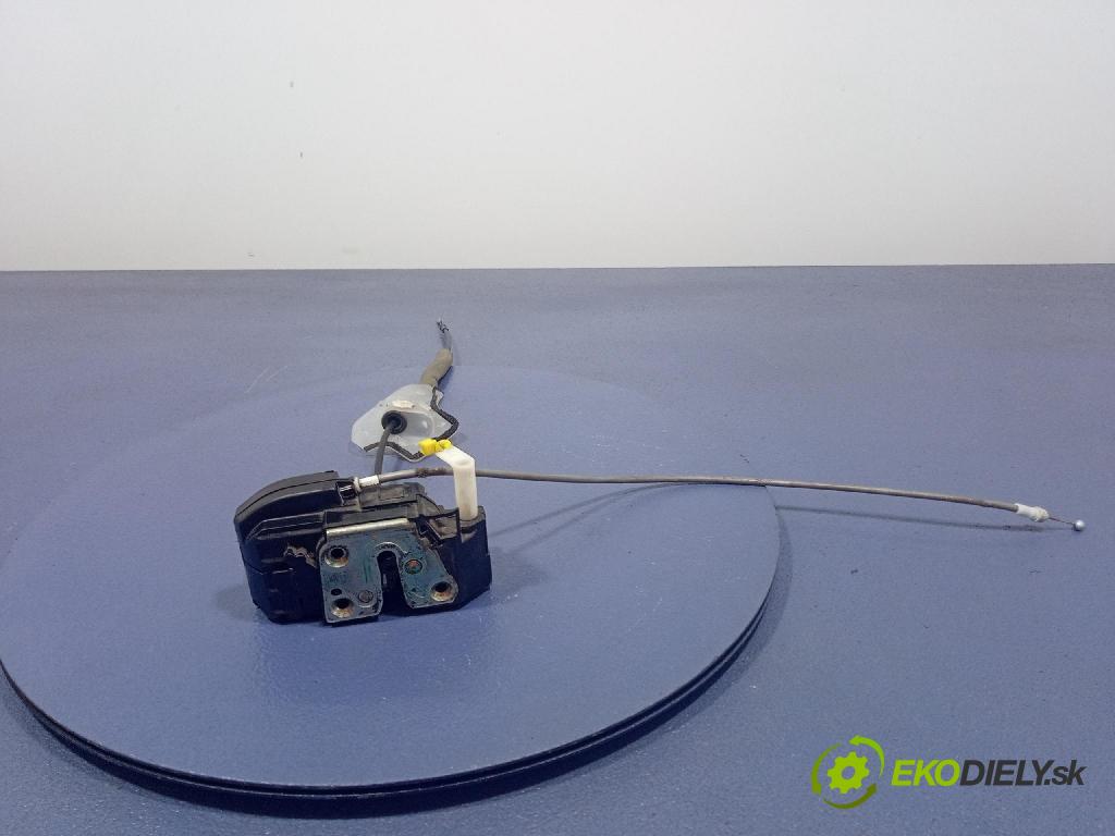 Nissan Qashqai 2009 zámok dvere Predné Vľavo: