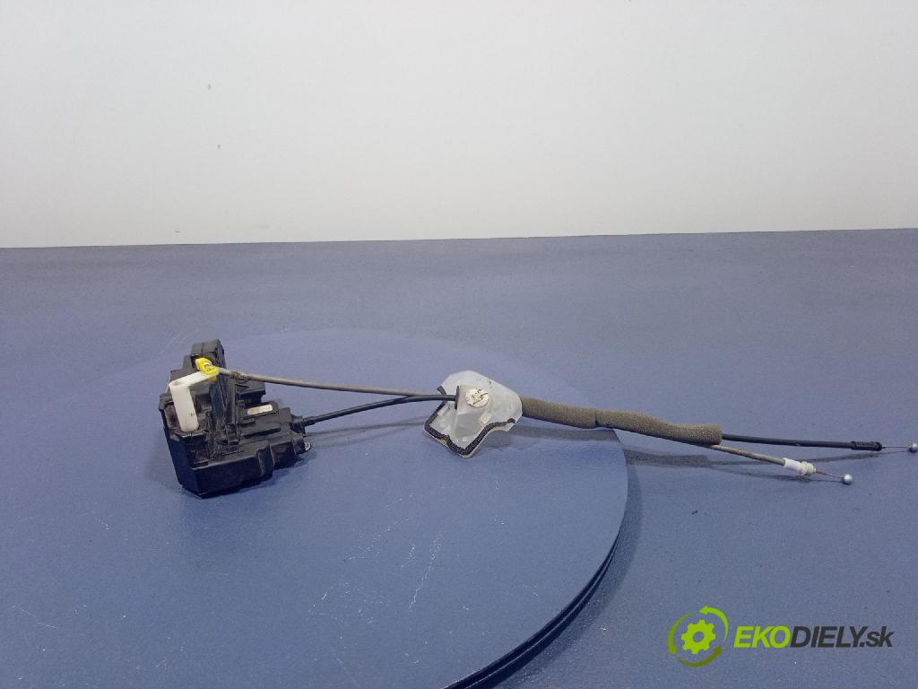 Nissan Qashqai 2009 zámok dvere Predné Vľavo: