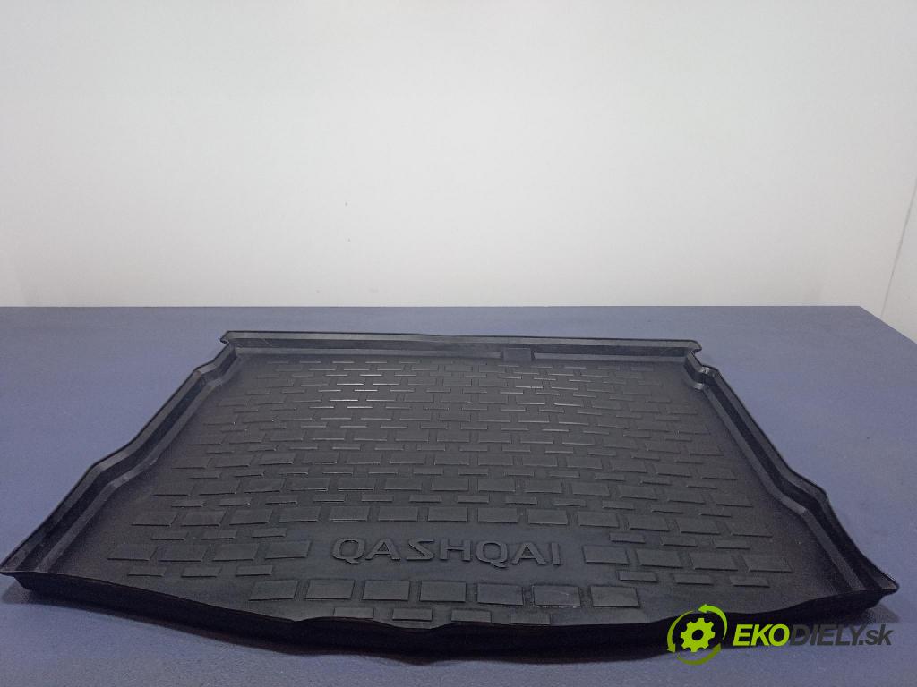 Nissan Qashqai 2009 Čalounictví: kufra: