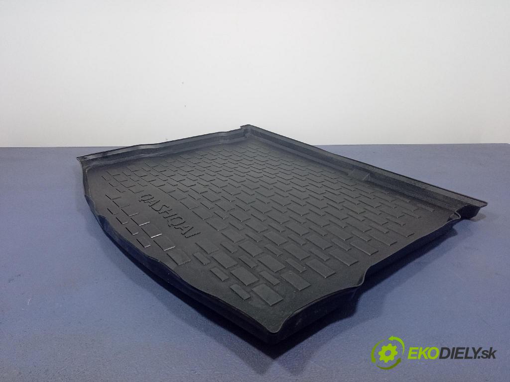 Nissan Qashqai 2009 Čalounictví: kufra: