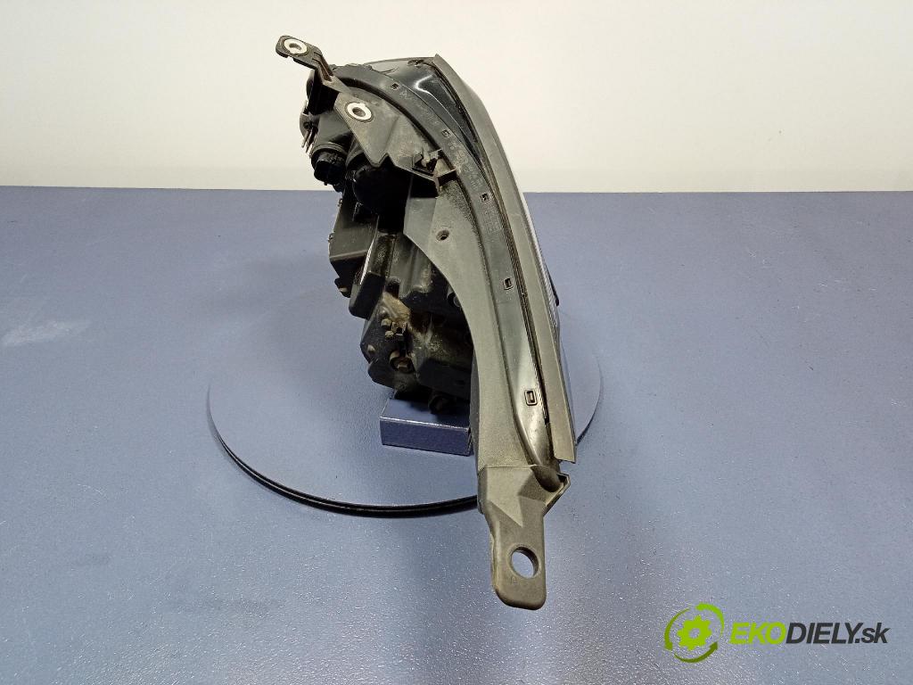 Kia Sportage 2022 Reflektor: v pravo: 92102R2100