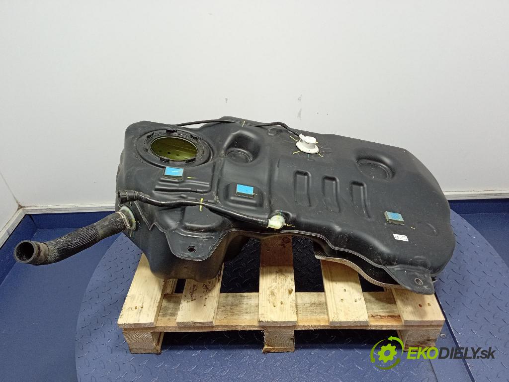 Kia Sportage 2022 Nádrž: paliva 31171N7000