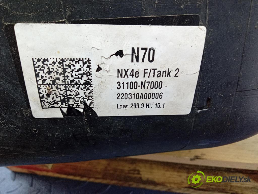 Kia Sportage 2022 Nádrž: paliva 31171N7000