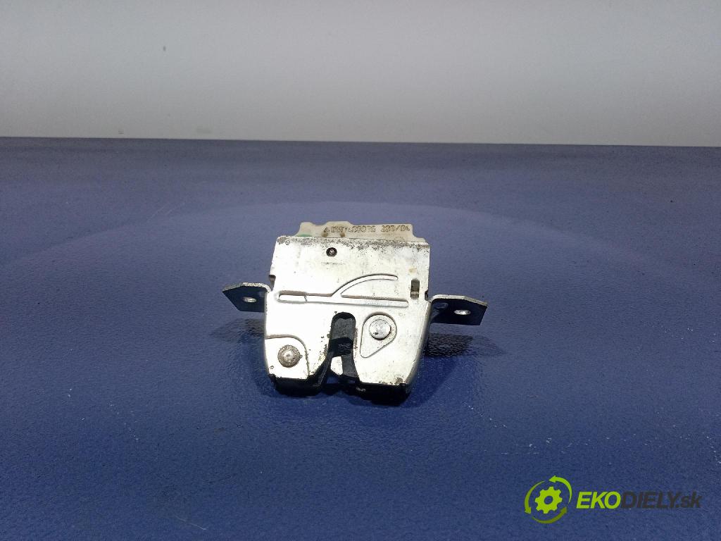 Mercedes A-Klasa 2004 zámek Klapky: kufr A1697400036