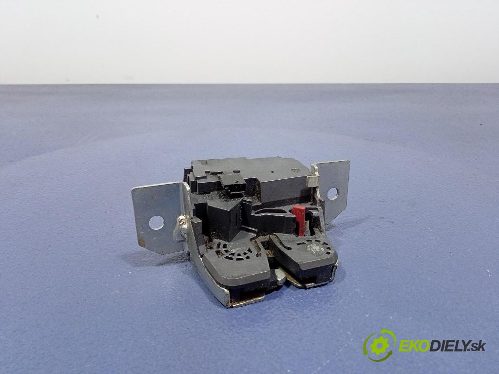 Mercedes A-Klasa 2004 zámek Klapky: kufr A1697400036