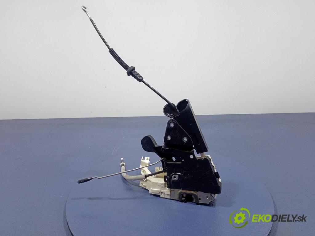 Mercedes A-Klasa 2004 zámek dveře před Levý: 1697200535