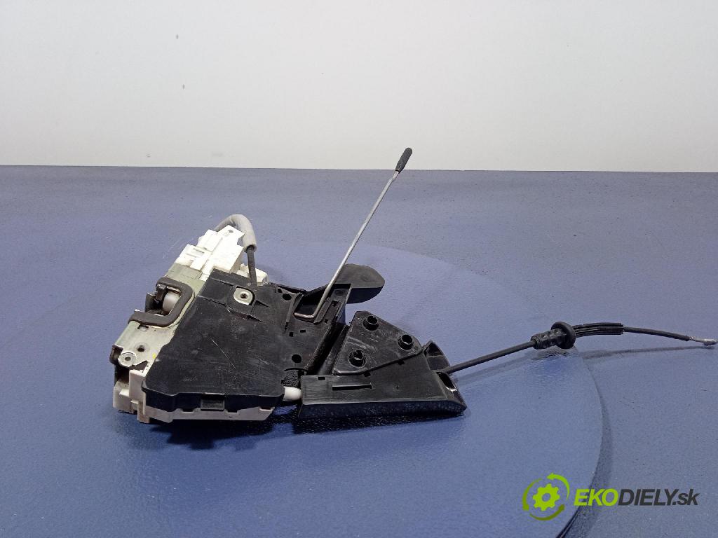 Mercedes A-Klasa 2004 zámek dveře před Levý: 1697200535