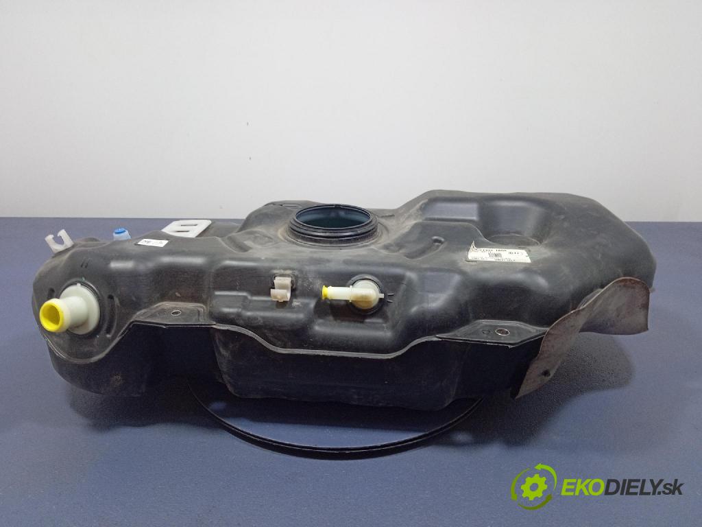 Kia Picanto 2022 Nádrž: paliva 31100-G6170