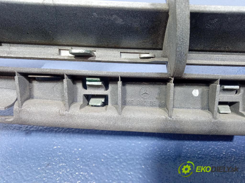 Mercedes A-Klasa 2004 miežka / Gril: 1698800583