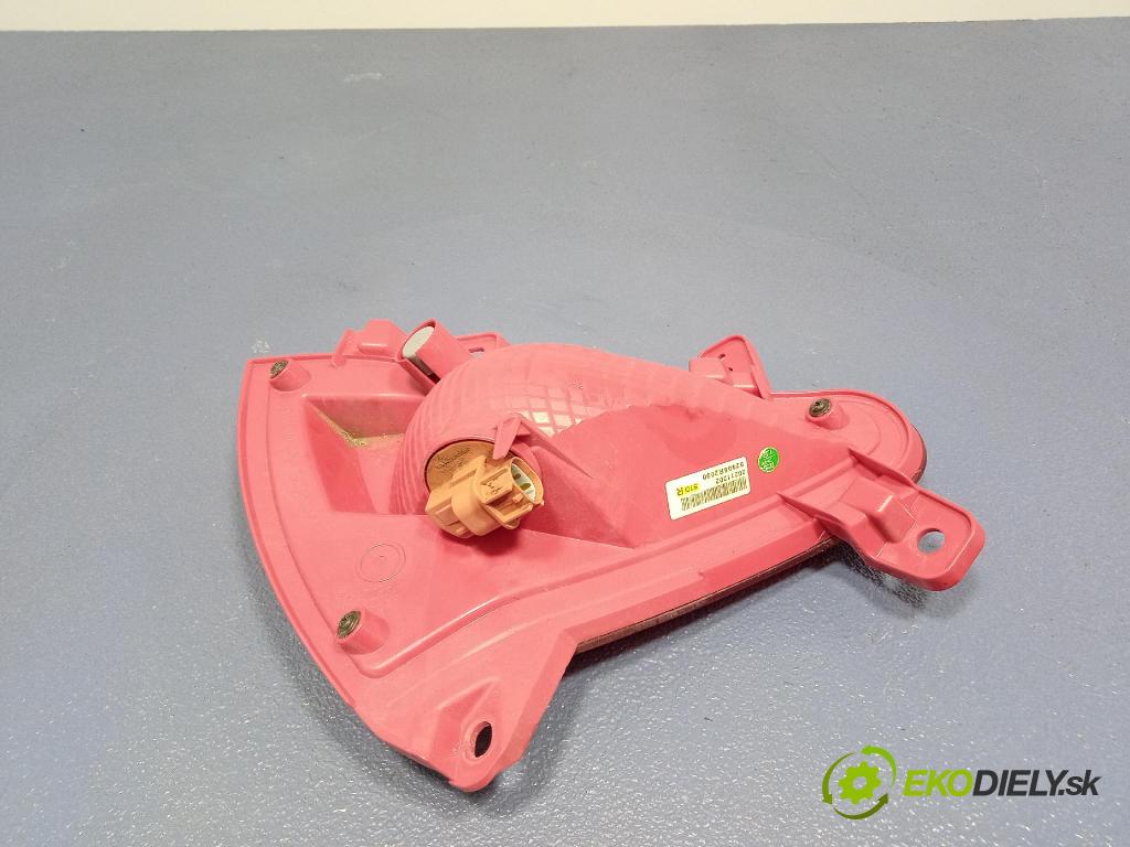 Kia Sportage 2022 svetlo / reflektor zad Prava: Vnútri: 92406R2000