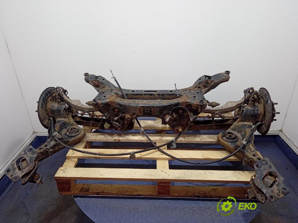 Nissan Qashqai 2009 výstuha Pozastavenia: zad