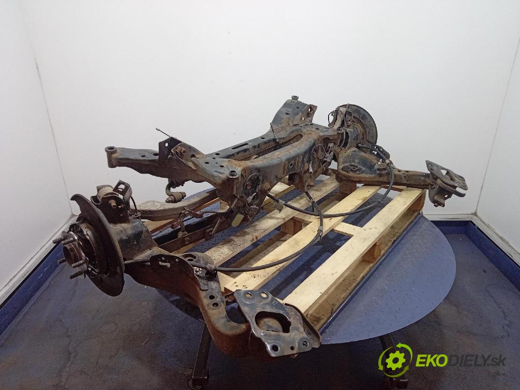 Nissan Qashqai 2009 výstuha Pozastavenia: zad