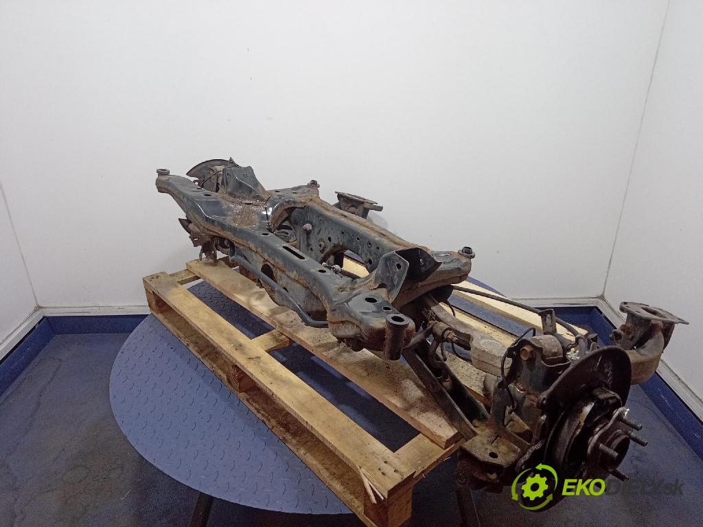 Nissan Qashqai 2009 výstuha Pozastavenia: zad