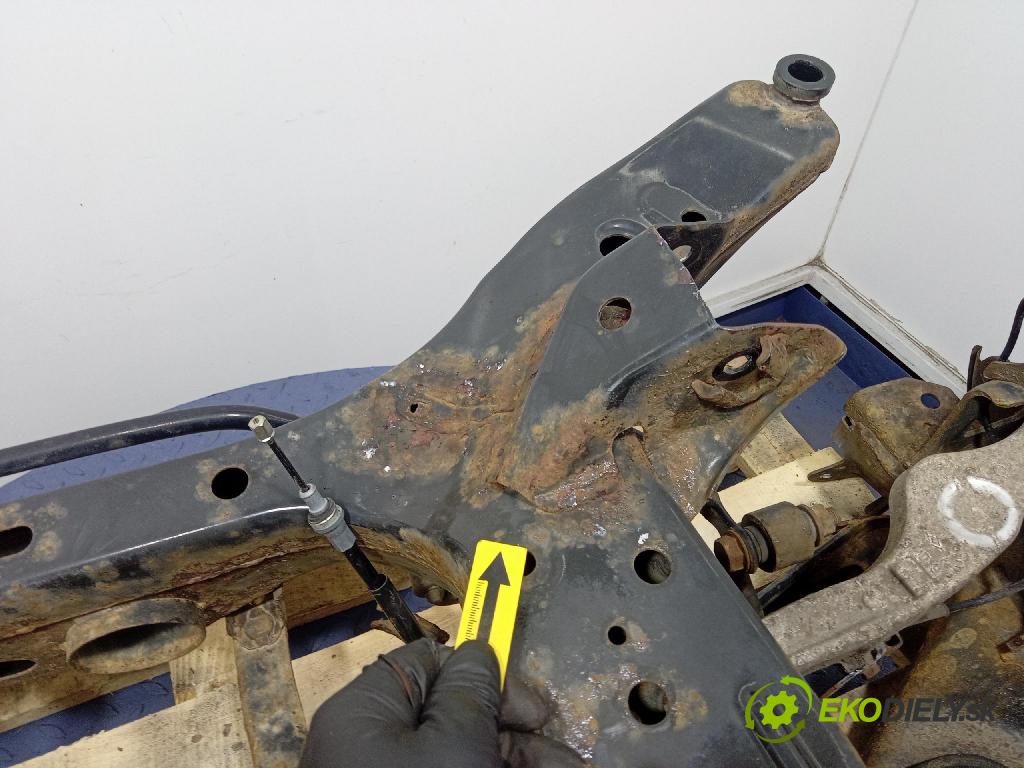 Nissan Qashqai 2009 výstuha Pozastavenia: zad