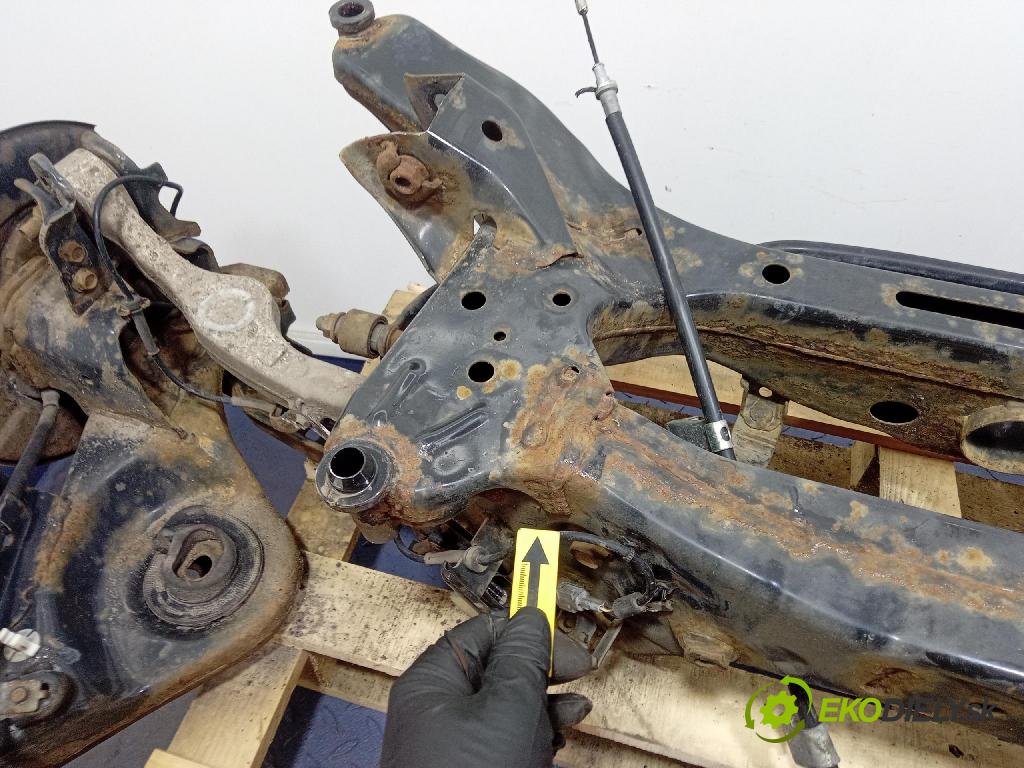 Nissan Qashqai 2009 výstuha Pozastavenia: zad