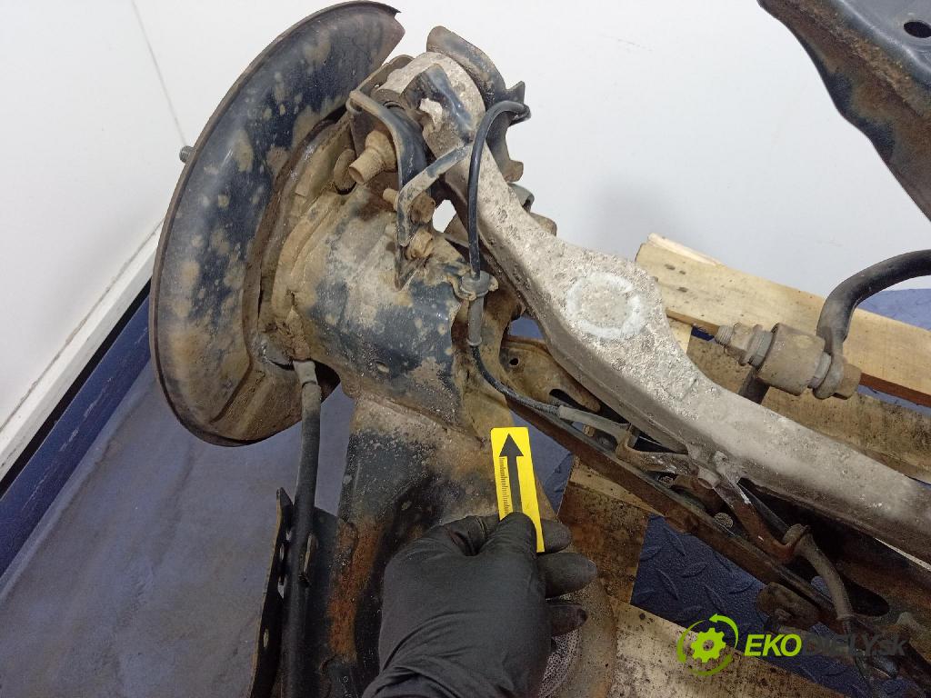 Nissan Qashqai 2009 výstuha Pozastavenia: zad