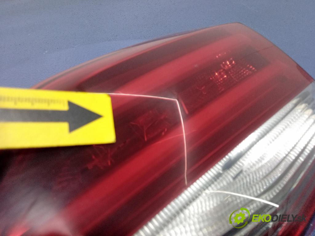 Opel Astra 2019 světlo Zad: Práva: Uvnitř 39077383