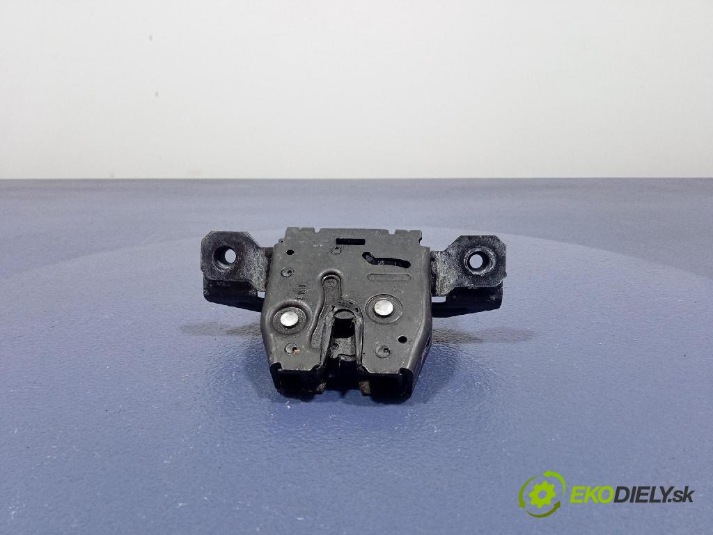 Opel Astra 2019 zámek Klapky: kufr 13524683