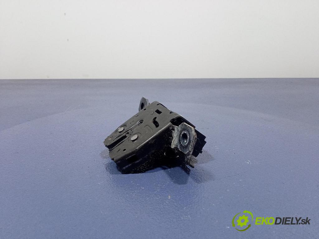 Opel Astra 2019 zámek Klapky: kufr 13524683